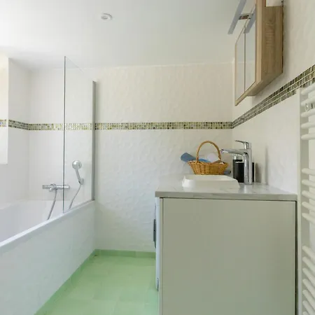 Chateau Du Xviie Siecle - Piscine Petanque & Barbecue 아파트