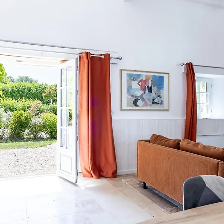 Chateau Du Xviie Siecle - Piscine Petanque & Barbecue 아파트 Saint-Just-Luzac