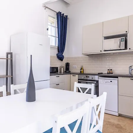 Chateau Du Xviie Siecle - Piscine Petanque & Barbecue 아파트 Saint-Just-Luzac